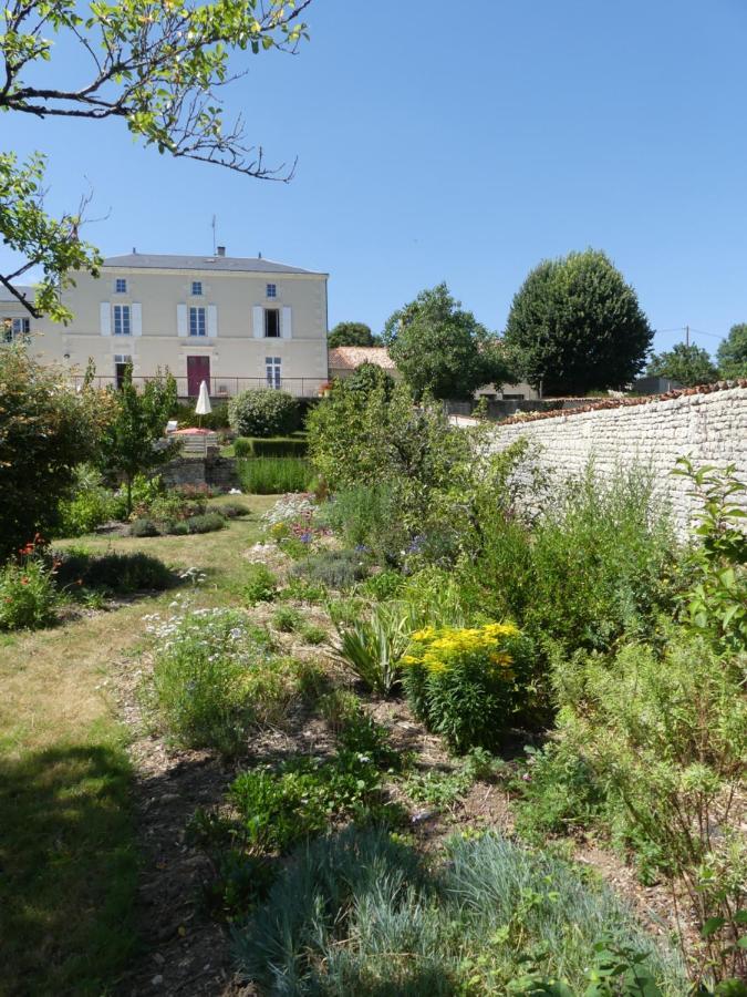 Les Jardins De Xanton Hotel Екстериор снимка
