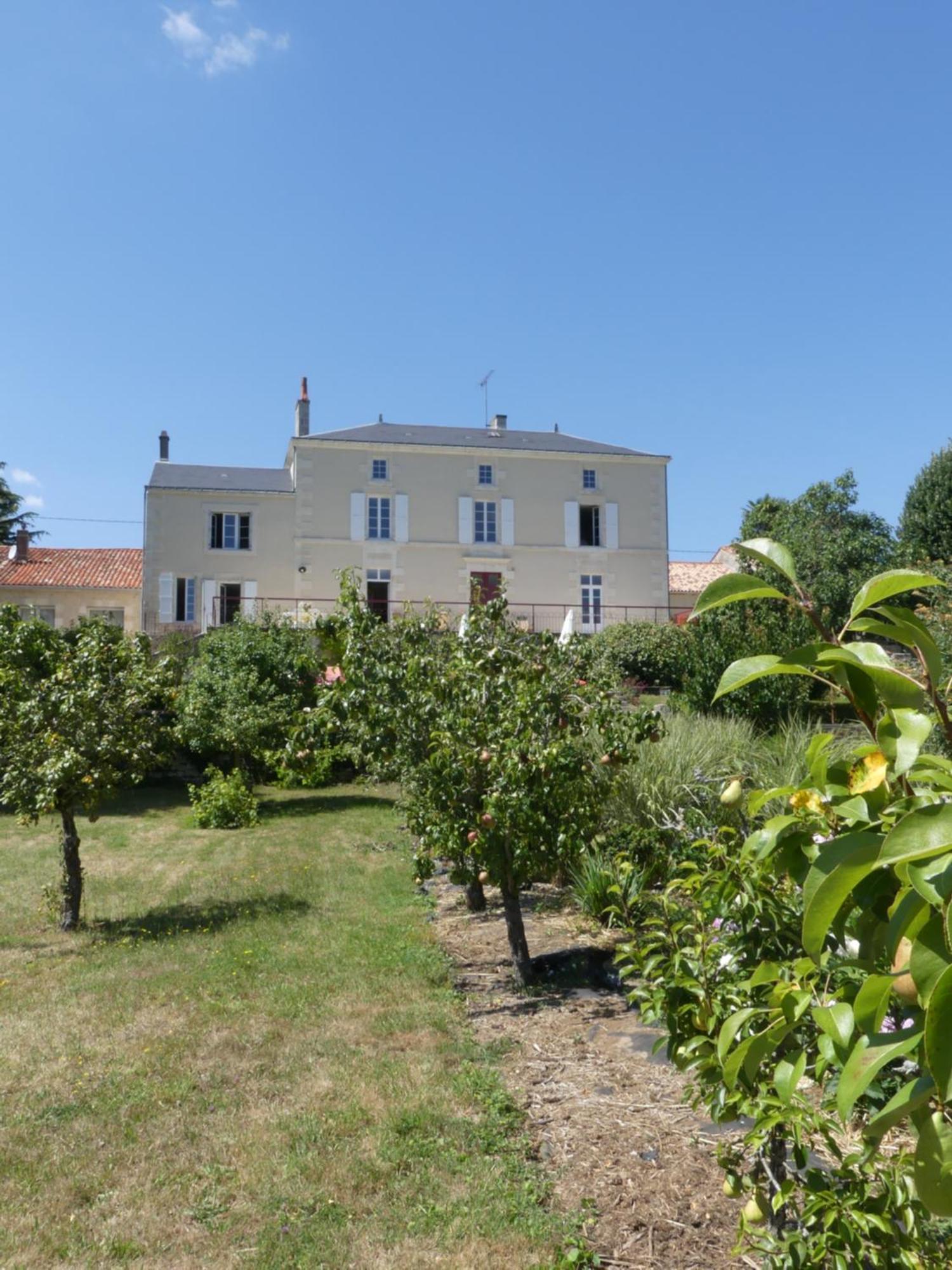 Les Jardins De Xanton Hotel Екстериор снимка